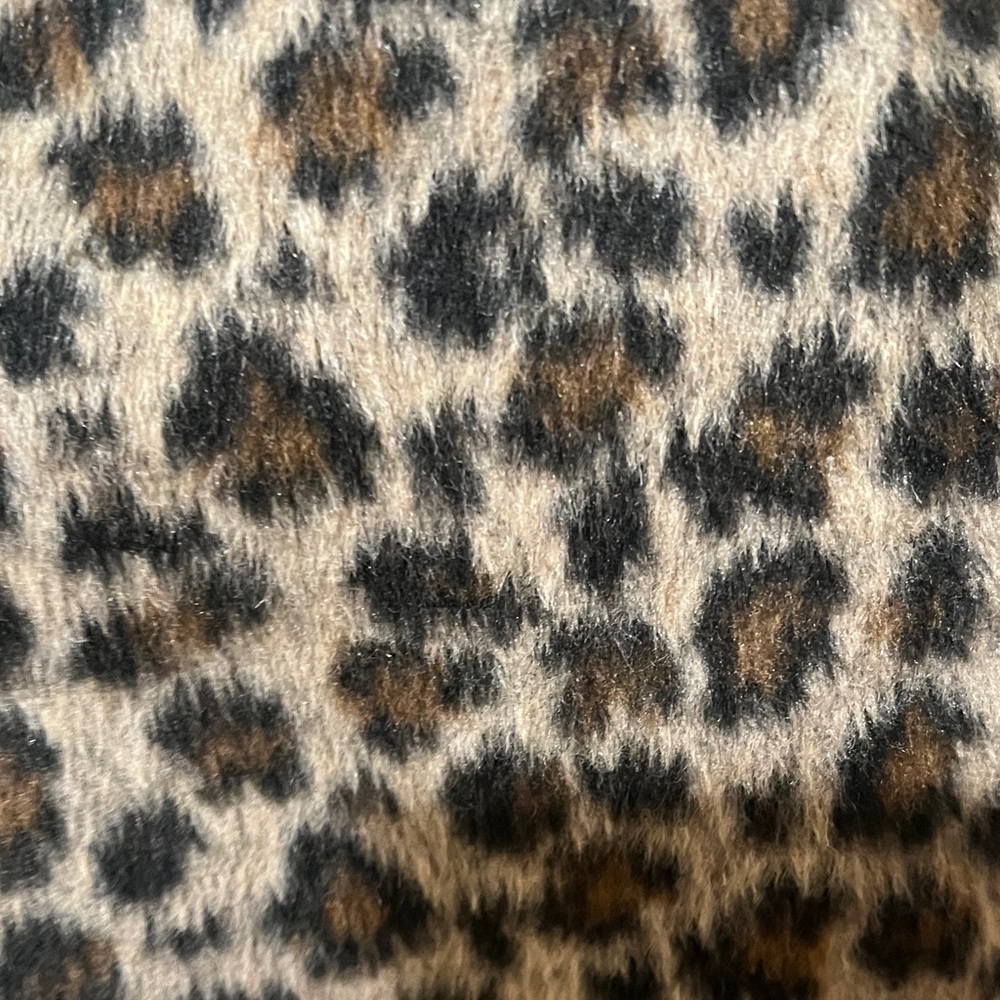 Leopard Print Women’s Shacket - Picture 4 of 10